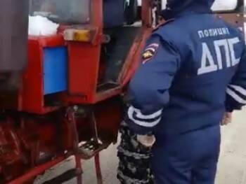 Нетрезвый трактор задержали в Вологодском районе автоинспекторы