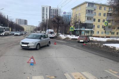 На улице Шевченко в Рязани в ДТП с Kia пострадала 62-летняя водитель Skoda