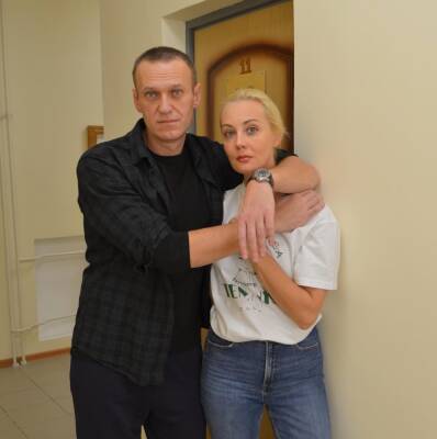 Юлия Навальная потребовала допустить ее на суд против Алексея Навального