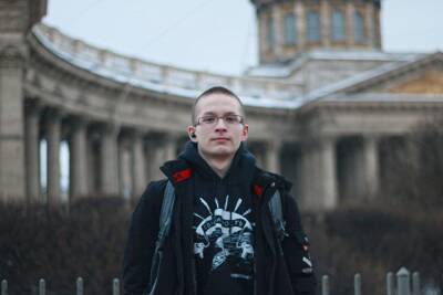 Никита Уваров - Журналиста SOTA уволили после акции с плакатом против дела Minecraft - znak.com - Санкт-Петербург