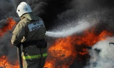 Четыре человека скончались при пожаре в частном доме под Красноярском