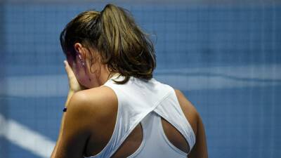 Касаткина проиграла Свёнтек на старте турнира WTA в Дубае