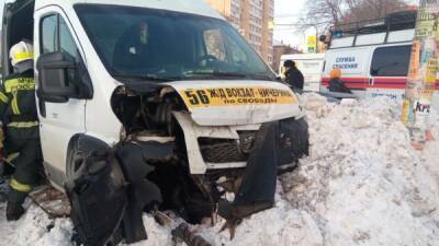 В Челябинске четыре человека пострадали в ДТП с маршруткой