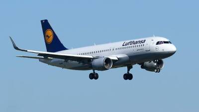 Lufthansa продолжает полеты на Украину