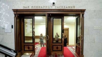 Какой из двух альтернативных вариантов о признании ДНР и ЛНР примет Госдума?
