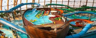 «Детский локдаун» привел крупнейший петербургский аквапарк к потере 80% посетителей