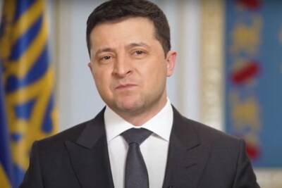 Зеленский попросил сбежавших из Украины депутатов вернуться назад