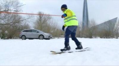 Заезд сноубордиста-зацепера едва не превратился в заплыв на доске по Финскому заливу - 5-tv.ru - Санкт-Петербург