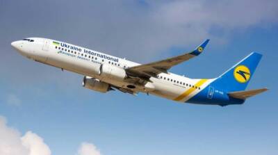 Крупнейший авиаперевозчик Украины выводит свои самолеты за границу