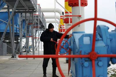 Россия прокачивает через Украину вдвое меньше газа, чем должна по контракту