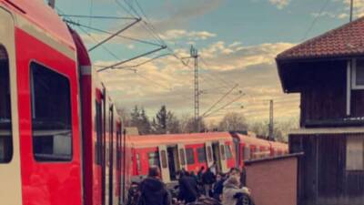 Под Мюнхеном столкнулись два поезда: один человек погиб, десятки людей пострадали