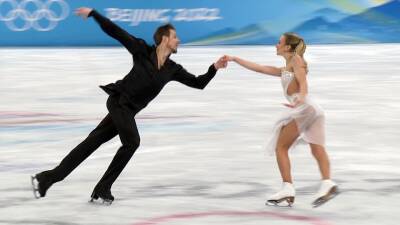 Фигуристы Виктория Синицина и Никита Кацалапов выиграли серебряную медаль на Олимпиаде в Пекине