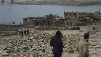 Из-за засухи испанцы вновь увидели затопленную деревню-«призрака»