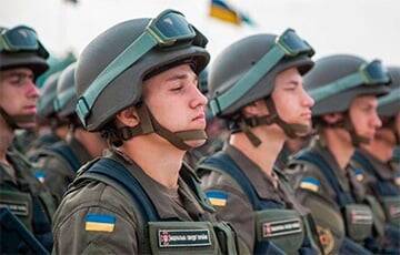 Зеленский распорядился поднять зарплаты украинским военным