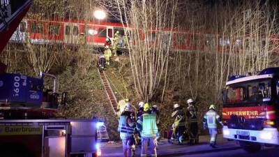 В Германии выясняют обстоятельства крупной железнодорожной аварии под Мюнхеном