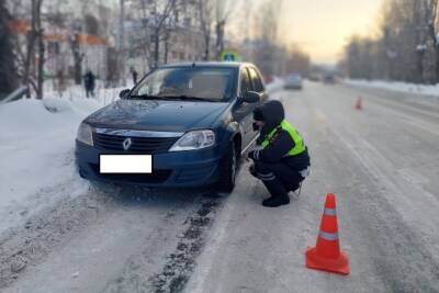 Renault Logan сбил несовершеннолетнюю на переходе в Среднеуральске