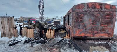 СК проводит проверку по факту гибели двух человек, сгоревших в вагончике под Челябинском