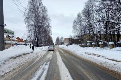 В Йошкар-Оле восьмилетний мальчик попал под машину