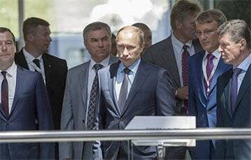 Приближенных к Путину чиновников обязали проходить странную процедуру