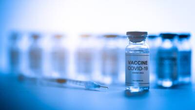 В Москве начались клинические исследования назальной вакцины от COVID-19 компании «Генериум»