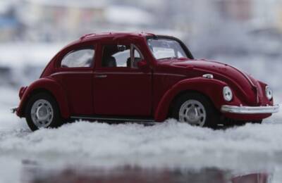В МЧС России рассказали о правилах движения автомобилей через ледовую переправу