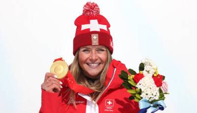 Швейцарка Зутер стала олимпийской чемпионкой в скоростном спуске