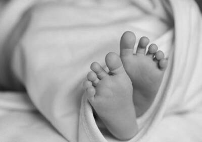 Москвичка выбросила младенца с четвертого этажа после домашних родов