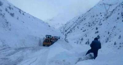 До 16 февраля на горных дорогах Таджикистана сохранится опасность схода лавин