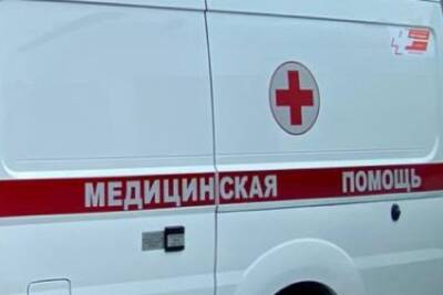 Женщину увезли в больницу после столкновения двух легковушек в Белгородской области