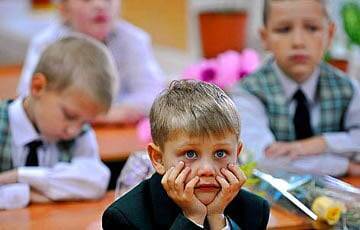 В белорусских школах стали собирать данные о родителях и их детях