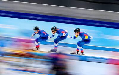 Российские конькобежцы гарантировали себе медали ОИ-2022 в командной гонке