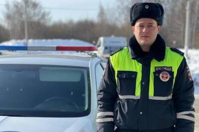 В Новомосковске инспектор ДПС задержал магазинного вора