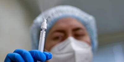 В Москве начали испытания новой назальной вакцины от COVID-19