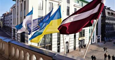 Александр Мищенко - На здании мэрии Риги в знак поддержки установили флаг Украины (ФОТО) - dsnews.ua - Норвегия - Южная Корея - Украина - Англия - Япония - Эстония - Рига - Дания - Латвия - Рига - Посольство