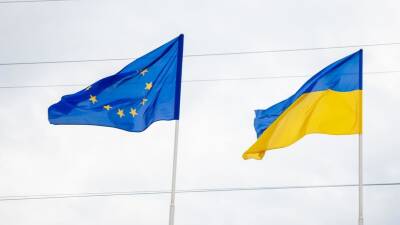 Руслан Бальбек - Политолог Бальбек объяснил решение Совета ЕС о выделении Украине €1,2 млрд - russian.rt.com - Украина - Киев