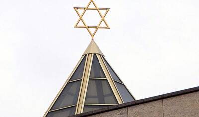 В Калиниграде задержали бармена, нарисовавшего нацистский символ у синагоги