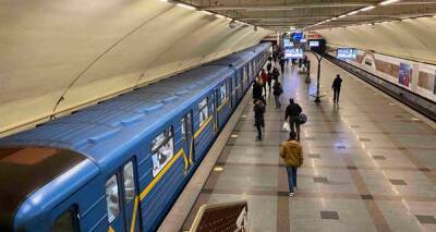 Метро Киева переводит часть станций на работу без билетных касс