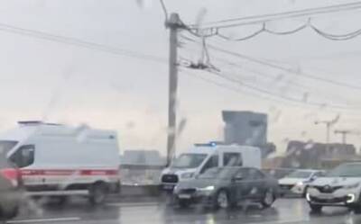 В Петербурге мужчина разбился насмерть, упав с моста Александра Невского