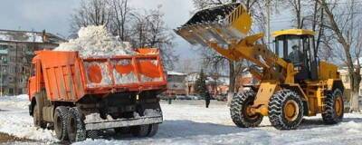 В Петербурге автомобилистов хотят обязать убирать машины во дворах на время уборки снега