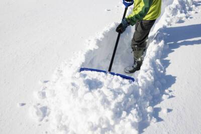 За одну ночь на Мурманск обрушилась треть месячной нормы снега
