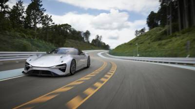 Toyota показала новые изображения электрического спорткара Lexus с запасом хода до 700 километров