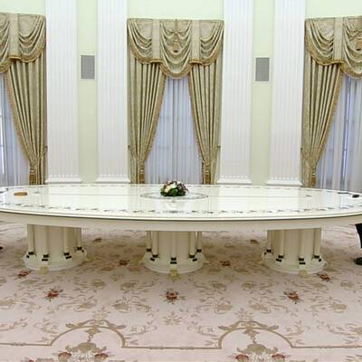 В Кремле продолжается встреча президента Путина с канцлером Германии Шольцем