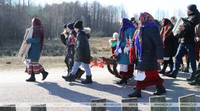 ФОТОФАКТ: Народный обряд "Стрэчанне" провели в Лельчицком районе