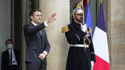 Франция просит прощения у "харки" выплатой компенсаций