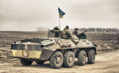 ВСУ стягивают бронетехнику в поселок под Луганском