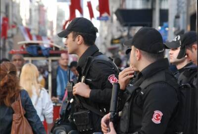 В Турции неизвестный с оружием напал на двух россиянок