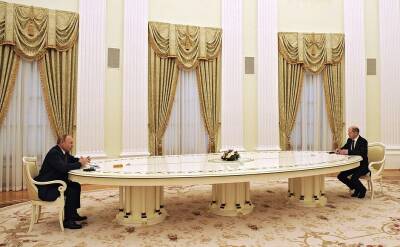 Как и Макрона: Путин отсадил нового канцлера ФРГ Шольца на дальний конец стола - Русская семерка