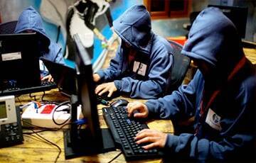 На украинские сайты идет мощная DDoS-атака
