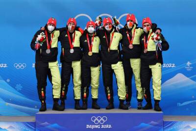 Немецкие бобслеисты взяли все медали в соревнованиях двоек на Олимпиаде-2022