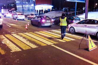 В Москве автомобиль сбил женщину с ребенком